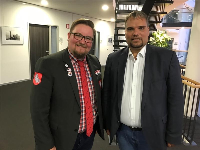 Die einstigen Gegner im Bürgermeister-Wahlkampf Clemens Ultsch und Benjamin Koch-Böhnke (rechts) werden im Buxtehuder Rat eine gemeinsame Gruppe bilden. Foto: Wisser