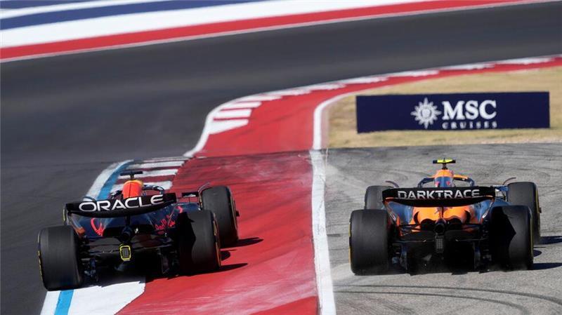 Verstappen mit Knallhart-Kurs auf Podest: „Kein Waisenknabe“ Die entscheidende Szene gleich nach dem Start.