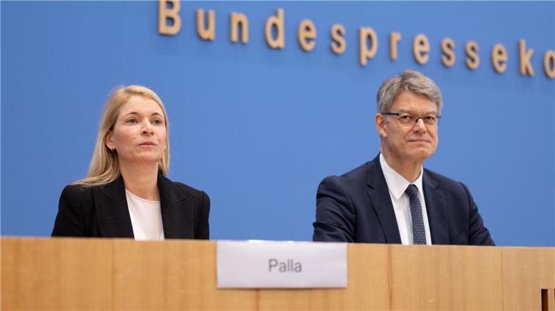 Die erste Frau an der Spitze der Bahn