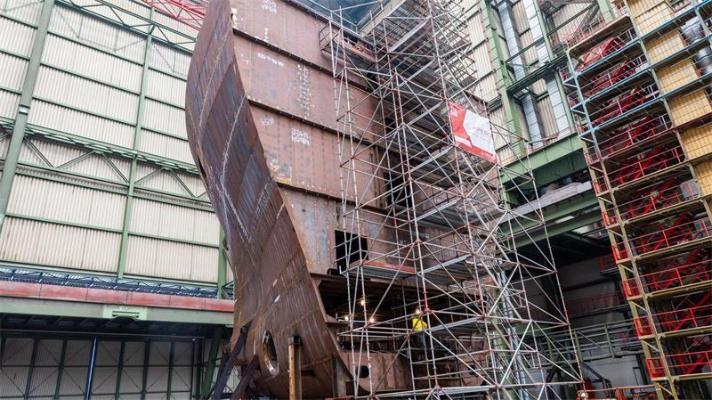Fassmer baut Rümpfe für Marine-Ausbildungsboote in Stralsund Die erste Schiffssektion des zukünftigen Fischereiforschungsschiffes „Walther Herwig“ steht schon länger in Stralsund. (Archivbild)