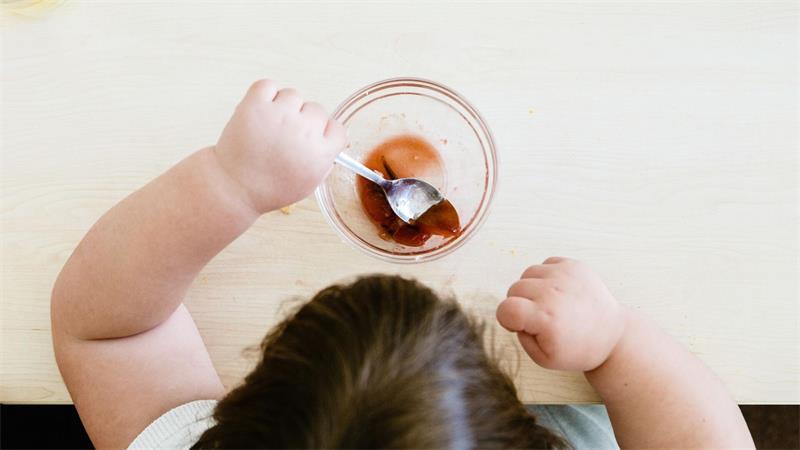 Adipositas in jungen Jahren: Sind Abnehmspritzen die Lösung? Die erste Wahl bei Kindern mit Übergewicht ist eine Ernährungs-, Bewegungs- und Verhaltenstherapie. (Archivbild)