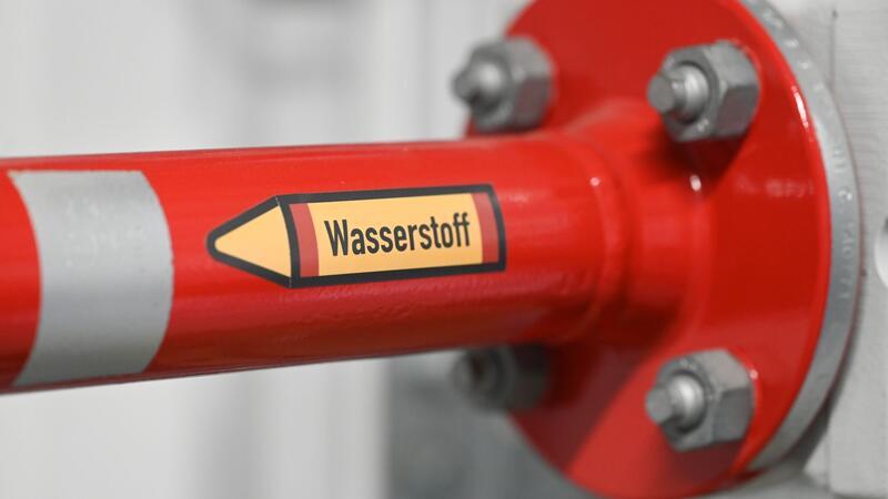 EU genehmigt drei Milliarden für deutsches Wasserstoffnetz Die erste große Wasserstoff-Leitung soll 2025 in Betrieb genommen werden.