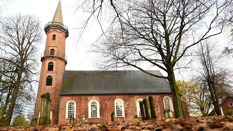 Verstorbener Pfarrer - Kirche überprüft sexualisierte Gewalt Die evangelisch-reformierte Kirche untersucht die Tätigkeit eines mittlerweile verstorbenen Pfarrers, der auch in Niedersachsen arbeitete. (Symbolbild)