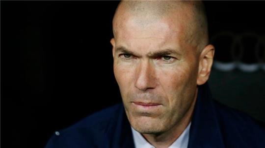 Die französische Fußball-Legende Zinédine Zidane könnte Cheftrainer beim FC Bayern werden.