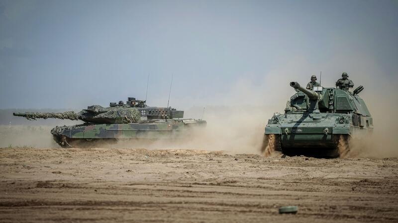 Die für eine dauerhafte Stationierung in Litauen geplante Brigade der Bundeswehr soll im Jahr 2025 mit einem formellen Appell in Dienst gestellt werden.