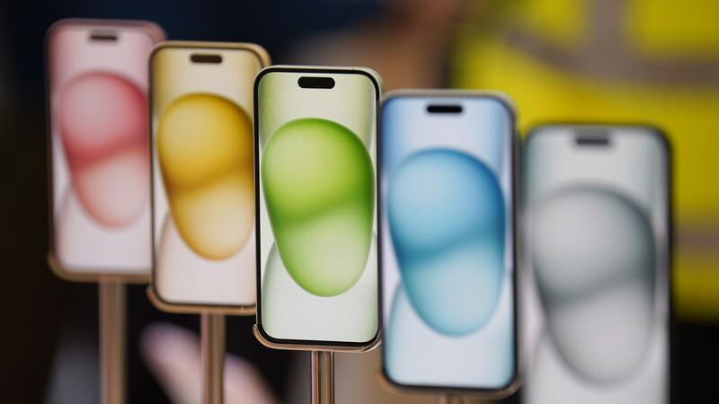 iPhones: Apple lässt bei Reparaturen alte Bauteile zu Die gebrauchten Ersatzteile sollen generell ab dem iPhone 15 genutzt werden können.