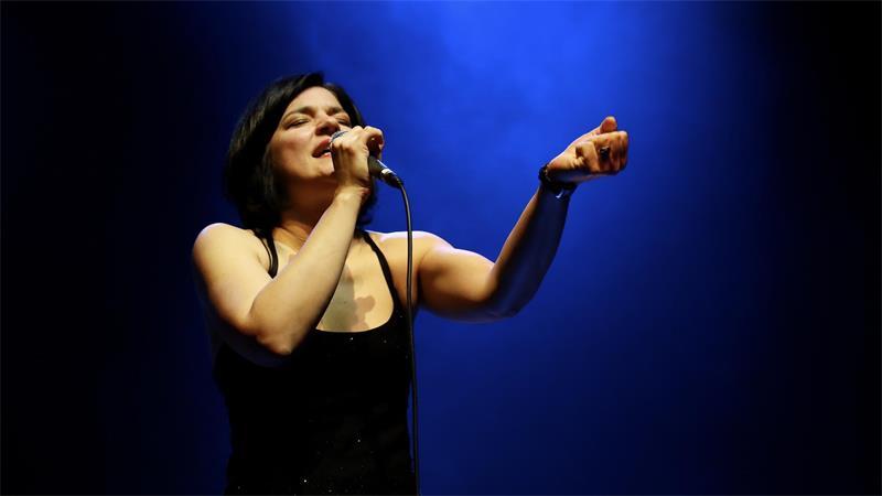 Die gefeierte Schauspielerin und Sängerin Jasmin Tabatabai ist live im Stadeum zu erleben.