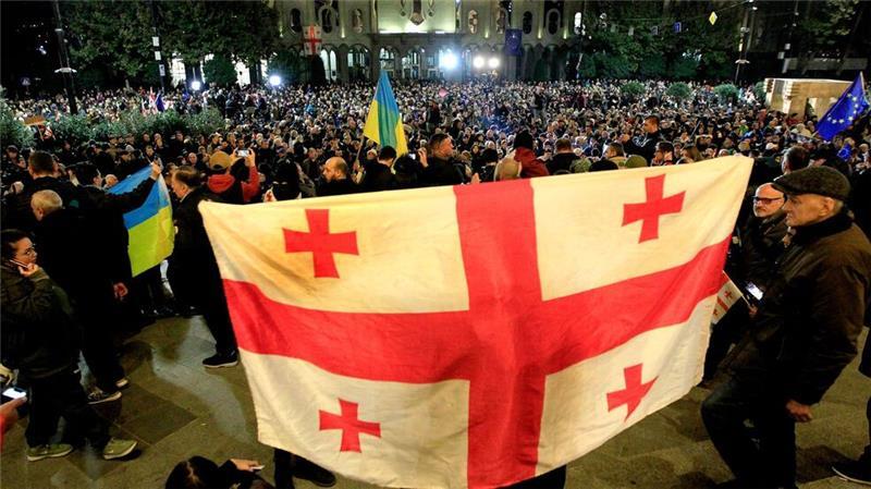 Wahl in Georgien wird teilweise neu ausgezählt Die georgische Opposition hält das Wahlergebnis für grundsätzlich verfälscht und fordert eine Wahlwiederholung.