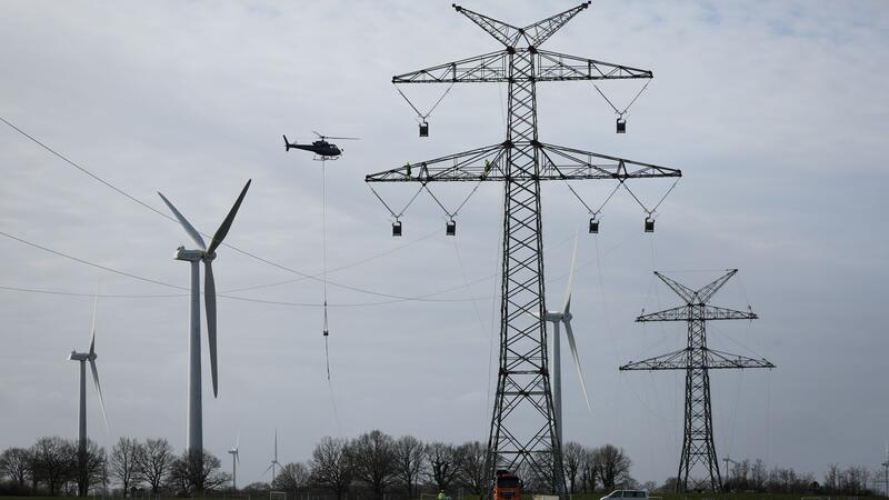Die geplante Ostküstenleitung soll erneuerbare Energien in den Süden transportieren. (Symbolbild)