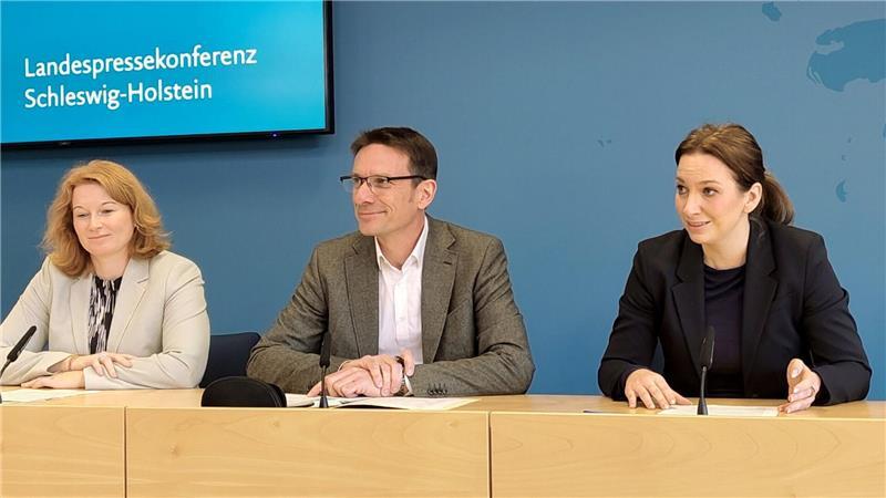 Die gesellschaftliche Verrohung wird man nur gesamtgesellschaftlich lösen können, sagte Innenministerin Magdalena Finke (r).