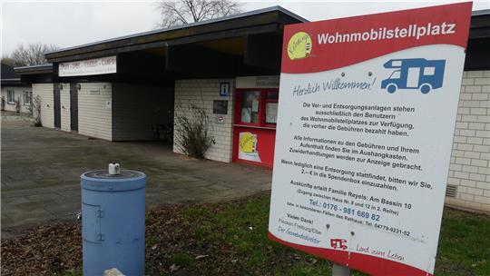 Die günstigen Übernachtungspreise beim Wohnmobilstellplatz am Bassin haben Touristen bisher stets erfreut. Jetzt hat Freiburg nachgebessert.