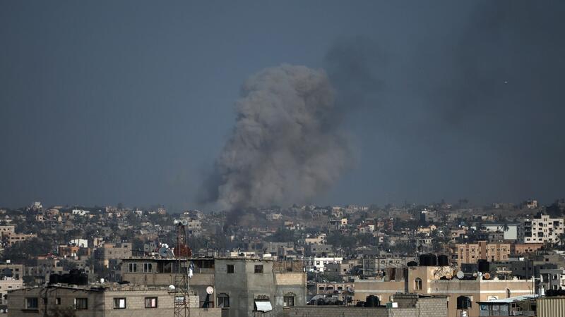 Die heftigen Kämpfe zwischen den israelischen Streitkräften und der Hamas im Gazastreifen gehen weiter.