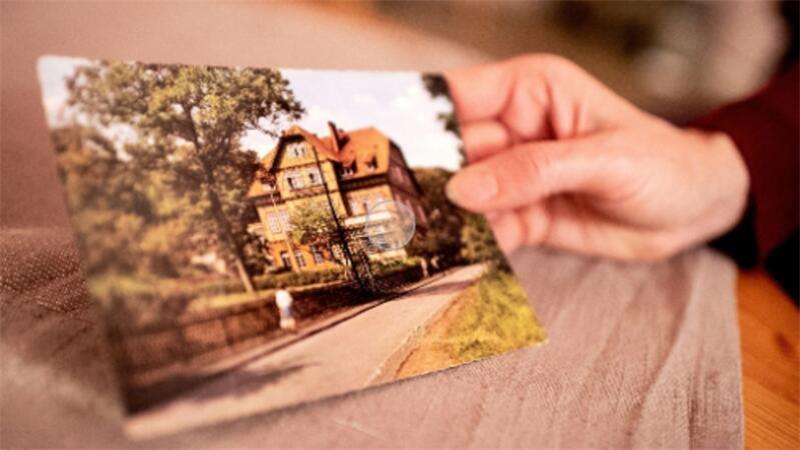 Die historische Postkarte zeigt die Kinderheilanstalt „Waldhaus“ in Bad Salzdetfurth.