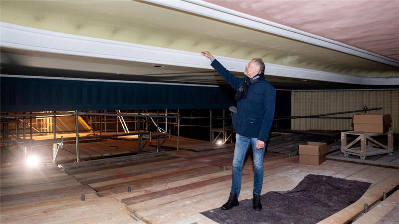 Die historische Stuckdecke musste saniert werden. 