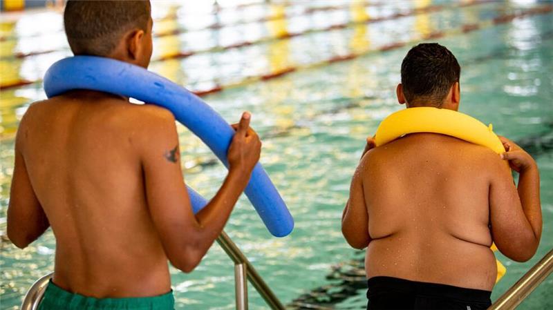 Sind in 25 Jahren ein Drittel aller jungen Menschen zu dick? Die immense Zunahme Übergewichtiger werde sowohl gesundheitliche als auch wirtschaftliche und gesellschaftliche Folgen haben, warnen Forschende. (Archivbild)