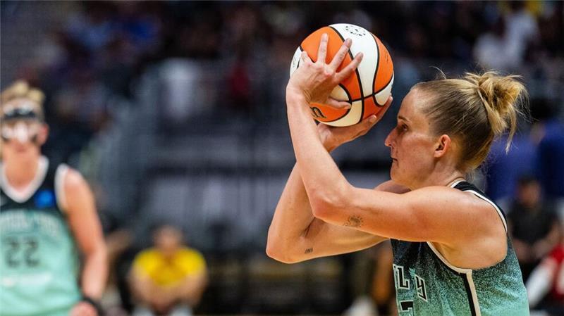 Die in der Defensive starke Leonie Fiebich ist auch als Dreier-Schützin gefährlich.
