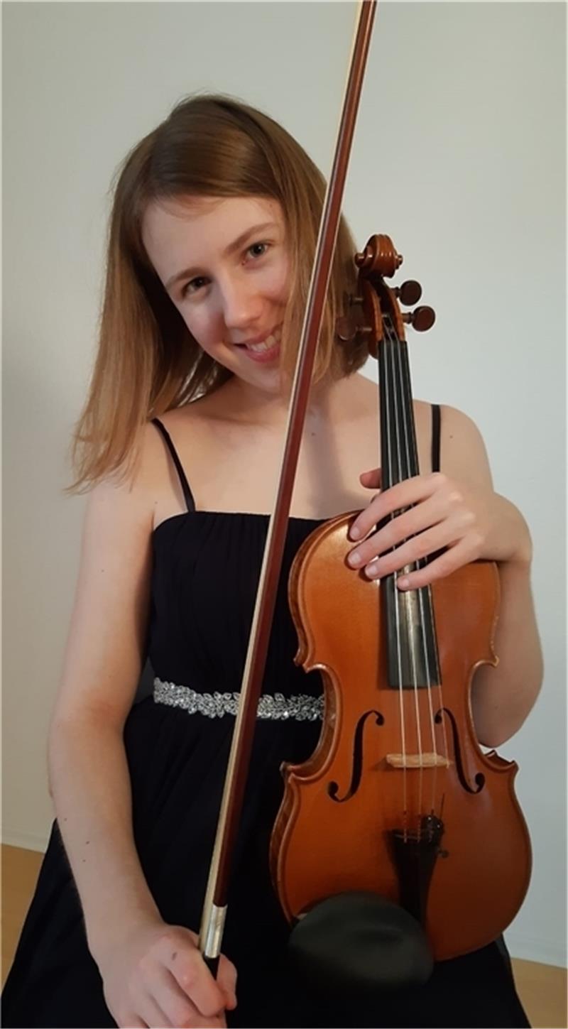 „Mediterraner Frühling“: Stader Kammerorchester spielt zwei Sinfoniekonzerte Die junge Stader Solistin Josefine Illgner. Foto: F. Illgner