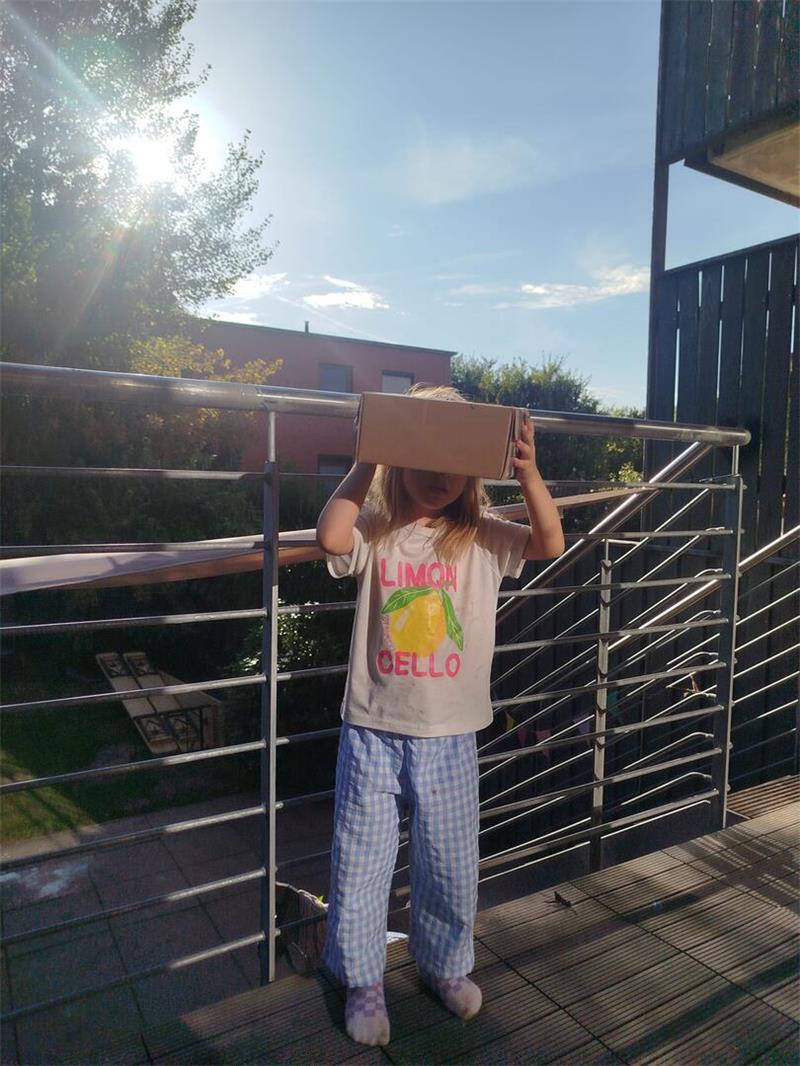 Die kleine Wilma (4) versuchte ihr Glück am Abend mit einer selbst gebauten Lochkamera.