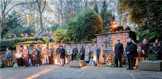 Die kreisweite zentrale Gedenkfeier zum Volkstrauertag findet traditionell auf dem Garnisonsfriedhof in Stade statt.