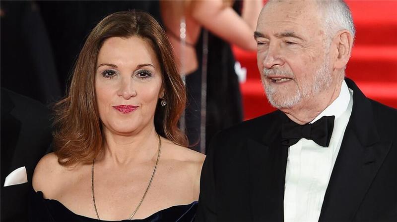 Die langjährigen James-Bond-Produzenten Barbara Broccoli und Michael G. Wilson haben Amazon die kreative Kontrolle über die Filmreihe übertragen.