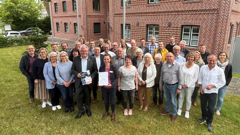 Die lokale Aktionsgruppe der Leader-Region Altes Land und Geestrand ist besetzt mit Vertretern aus den vier Kommunen sowie aus Wirtschaft, Kultur, Natur- und Klimaschutz sowie dem Sozialbereich.