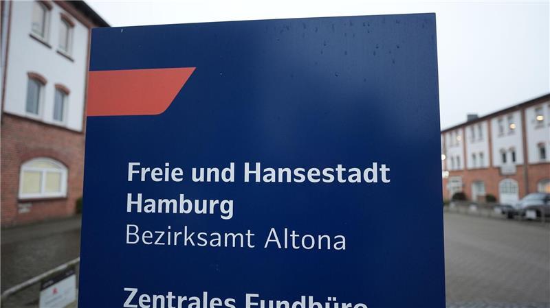 Die meisten Gegenstände wurden im vergangenen Jahr nach Angaben des Fundbüros in Bussen und Bahnen verloren. (Archivbild)