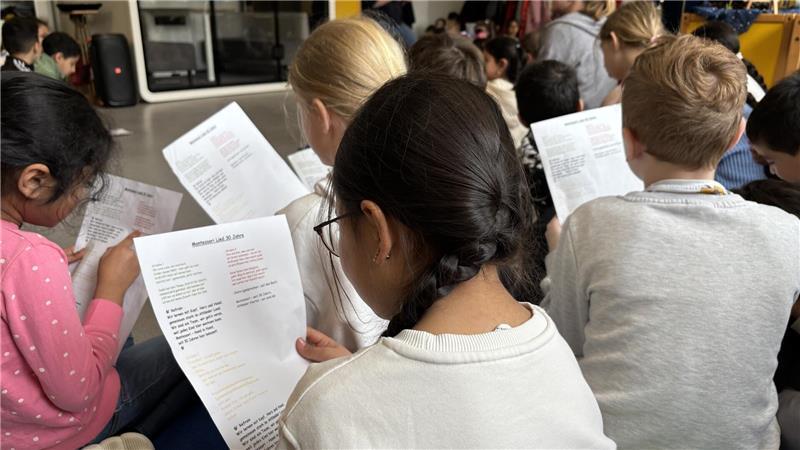 Gemeinsam stark: Sie unterstützen Kinder in Stades sozialem Brennpunkt Die meisten Kinder an der Montessori Grundschule in Stade haben ausländische Wurzeln.