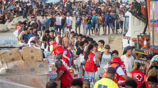 Die meisten Migranten kehrten bald freiwillig zurück, aber Tausende halten sich noch in Ceuta auf. (Archivbild)