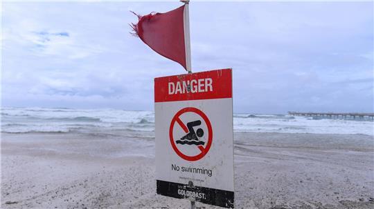 Die meisten Opfer wurden von Wellen ins Meer gerissen. (Symbolbild)