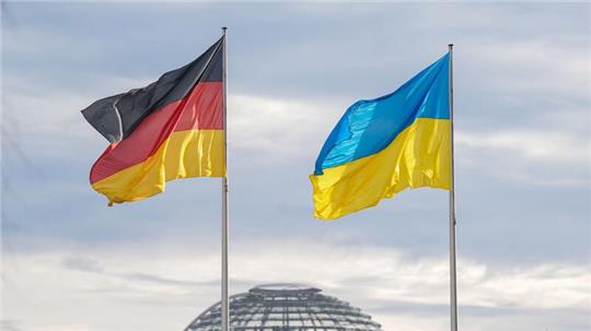 Die meisten Ukrainer lebten im Oktober 2023 in den bevölkerungsreichsten Bundesländern Nordrhein-Westfalen (234.000), Bayern (168.000), und Baden-Württemberg (159.000).