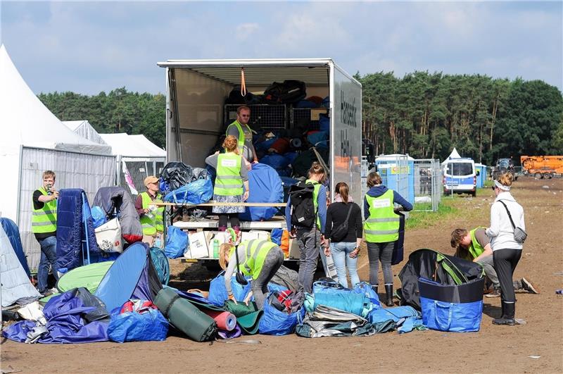 Die mobile Annahmestelle auf dem Festivalgelände. Foto: Benjamin Patela/ Hanseatic Help