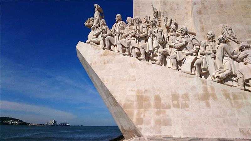 Partnerin über Bord gestoßen - Brite in Portugal in U-Haft Die mutmaßliche Tat geschah unweit des von Lissabon-Touristen gern besuchten Denkmals der Entdeckungen. (Archivfoto)