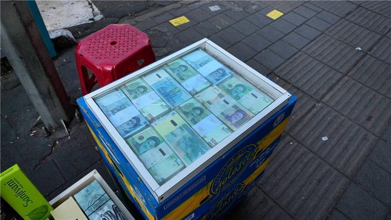 Die nahezu hundertprozentige Inflation im Iran hat die Preise für fast alle Waren verdoppelt. (Archivbild)