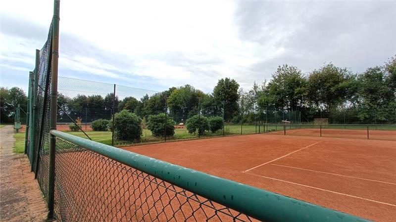 Padel-Tennis: Grünes Licht für Leuchtturmprojekt in Fredenbeck Die neue Padel-Tennis-Anlage soll auf dem Areal des Tennisclubs in Fredenbeck entstehen.