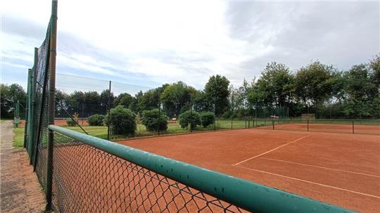 Die neue Padel-Tennis-Anlage soll auf dem Areal des Tennisclubs in Fredenbeck entstehen.