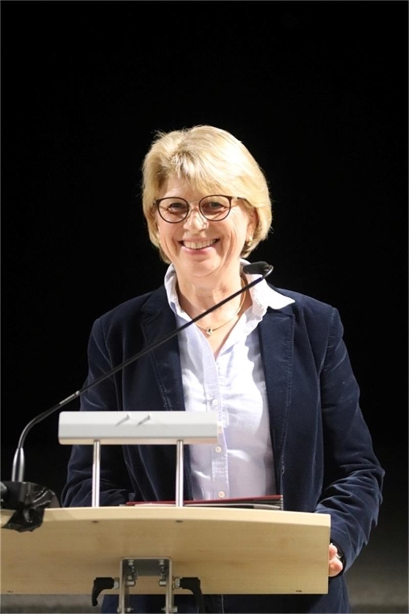 Eine neue Gruppe hat die Mehrheit im Rat Die neue Ratsvorsitzende Kirsten Stüven-Diercks (CDU).