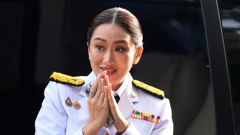 Thailands neue Regierungschefin erhält königlichen Segen Die neue Regierungschefin Paetongtarn Shinawatra wurde offiziell mit der Regierungsbildung beauftragt.