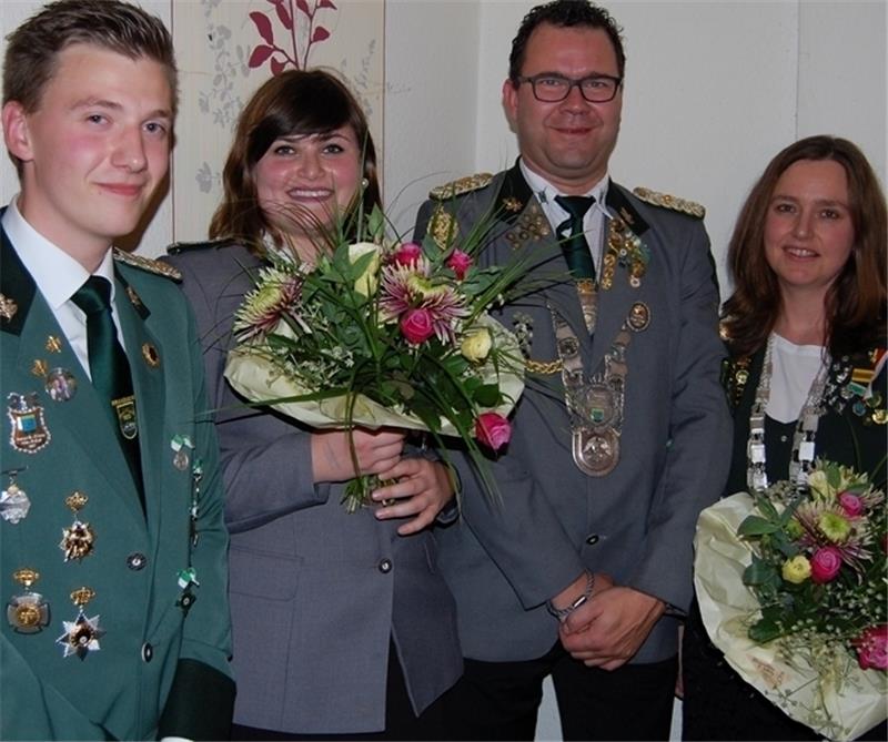 Die neuen Majestäten der Ostepokalvereinigung: Hendrik Meier, Julia Reinholz, Karsten Wassermann und Britta Mügge (Foto von links).