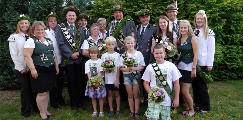 Die neuen Majestäten des Schützenvereins Schüttdamm-Isensee. Foto: Umland
