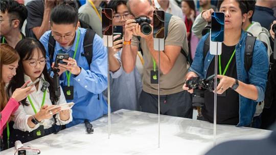 Die neuen iPhones sollen Apple in die KI-Ära bringen.