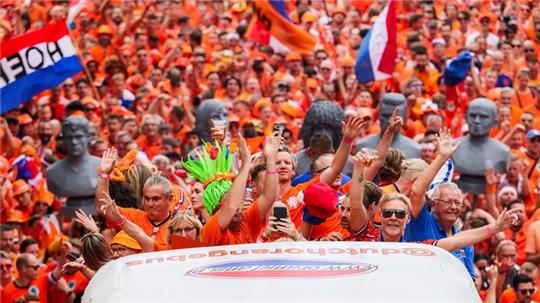 Die niederländischen Fans wurden mit ihren EM-Partys legendär