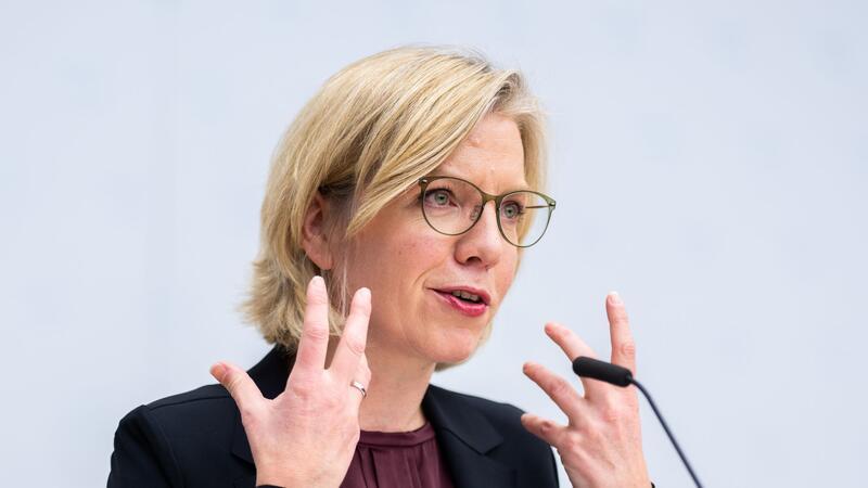 Österreich soll Abhängigkeit von russischem Gas senken Die österreichische Klimaschutzministerin Leonore Gewessler will die hohe Abhängigkeit des Landes von russischem Gas bekämpfen.