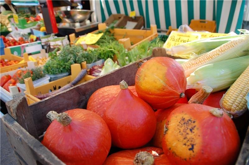 Marktstraßen-Fiasko scheucht Händler auf – Harsefeld will Wochenmarkt wiederbeleben Die richtige Mischung macht’s. Ein vielfältiges Angebot, Zeit und Standort sind wichtige Faktoren für den Erfolg eines Wochenmarktes. Foto: Laudien
