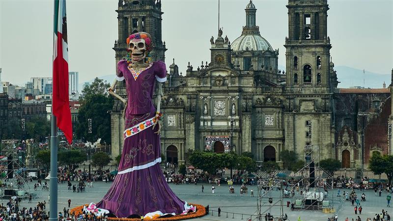 Die riesige „Catrina“ ist laut der Organisation Guinness World Records offiziell die größte der Welt.
