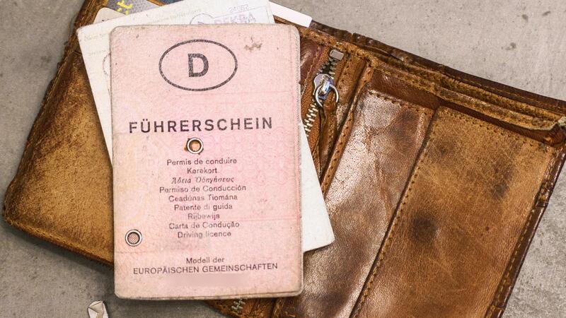 Die rosa Zeiten sind vorbei - doch keine Panik: Nach Entwertung darf der „Lappen“ mit nach Hause genommen werden.