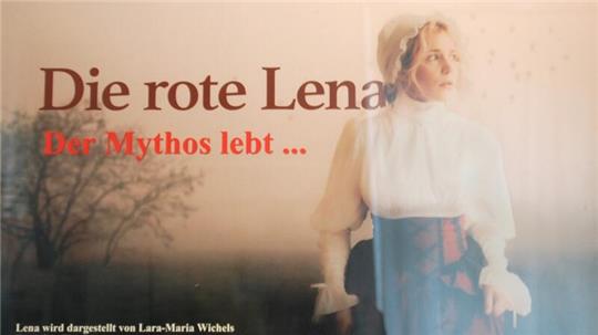 Die rote Lena - dargestellt von Lara Maria Wichels.