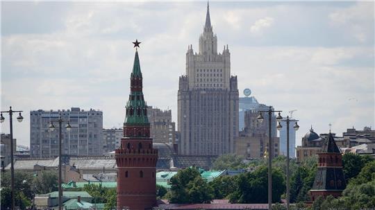 Die russische Flugabwehr will am Morgen mehr als 20 Drohnenangriffe auf Moskau abgewehrt haben. (Archivbild)
