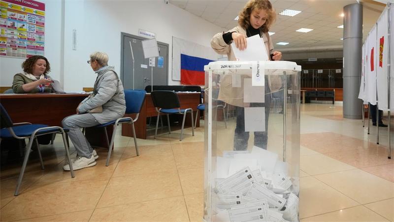 Wahl in Russland endet - wie schneidet Putins Partei ab? Die russischen Behörden ließen nur kremltreue Parteien zur Wahl zu.
