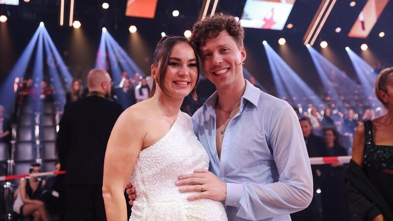 „Let’s Dance“: Renata und Valentin Lusin sind Eltern Die schwangere Profitänzerin Renata Lusin und ihr Mann Valentin Lusin Ende Februar in der RTL-Tanzshow „Let’s Dance“.
