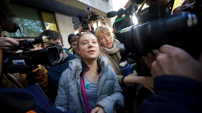 Greta Thunberg plädiert vor Gericht in London auf unschuldig Die schwedische Klimaaktivistin Greta Thunberg trifft vor dem Westminster Magistrates‘ Court ein.